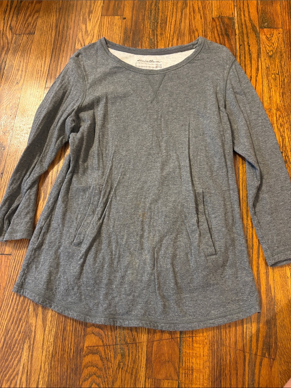 🎉Eddie Bauer Heather Gray Long-Sleeve Scoop Neck Pullover!